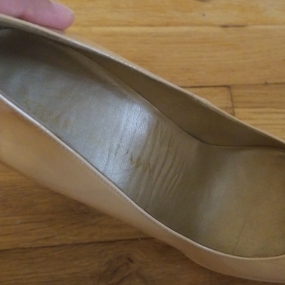 Stuart Weitzman - Picture 3 of 4